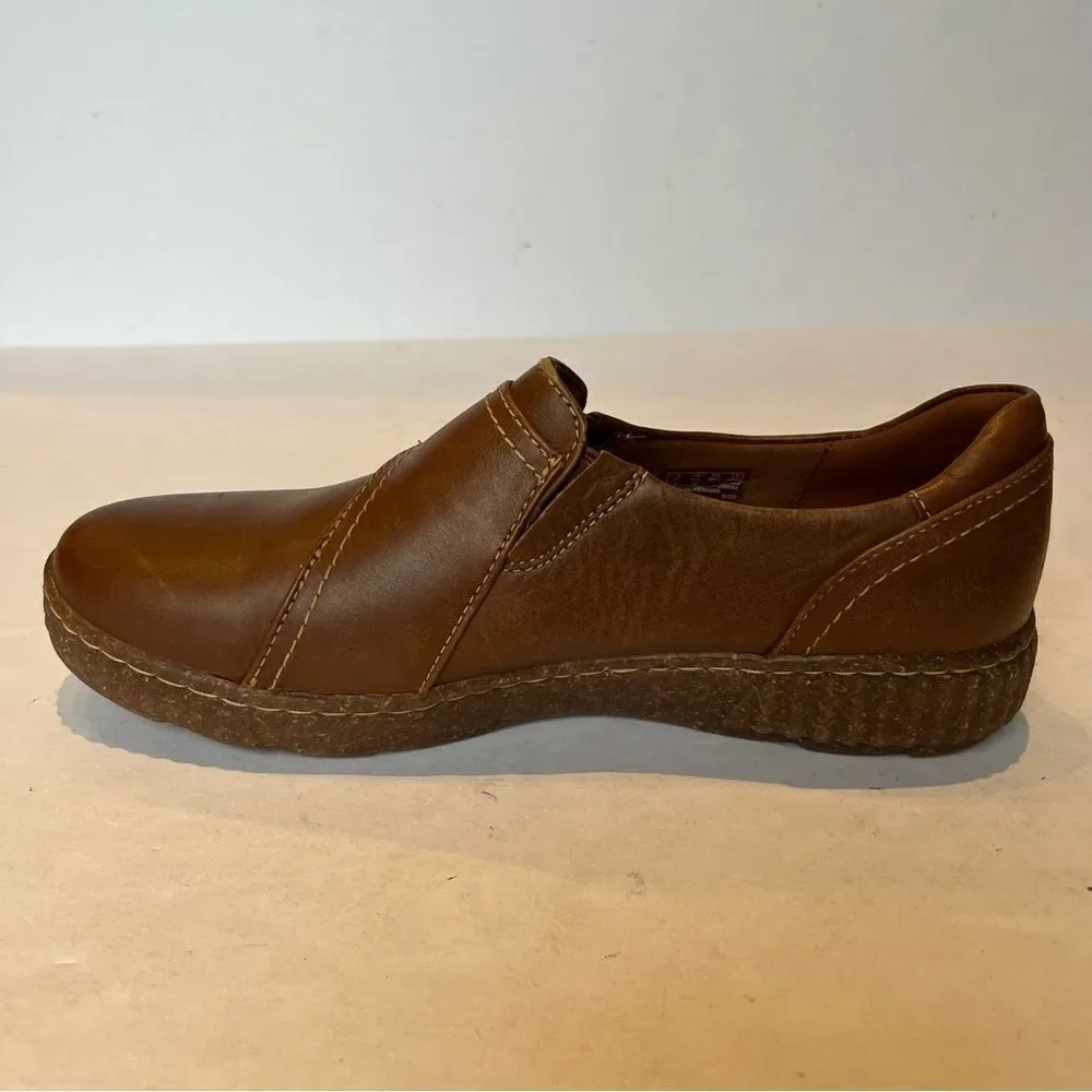 Collection by Clarks Women's slip on Brown Loafers Size 8 1/2